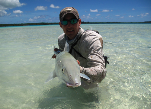 histoire de pêche,énorme bonefish à la mouche,bonefish de nouvelle calédonie,beonfish trophée,gros bonefish,jean-baptiste vidal moniteur-guide de pêche,enjoy fishing